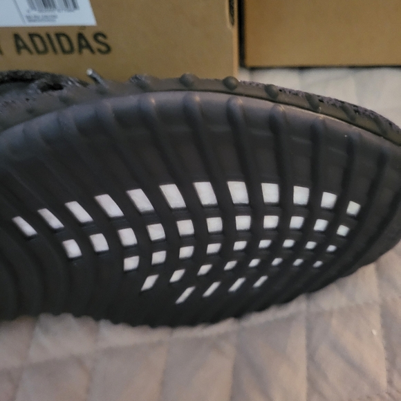 100%authentic YEEZY BOOST 350 7 Black( Reflective ) Brand New - Picture 9 of 14
